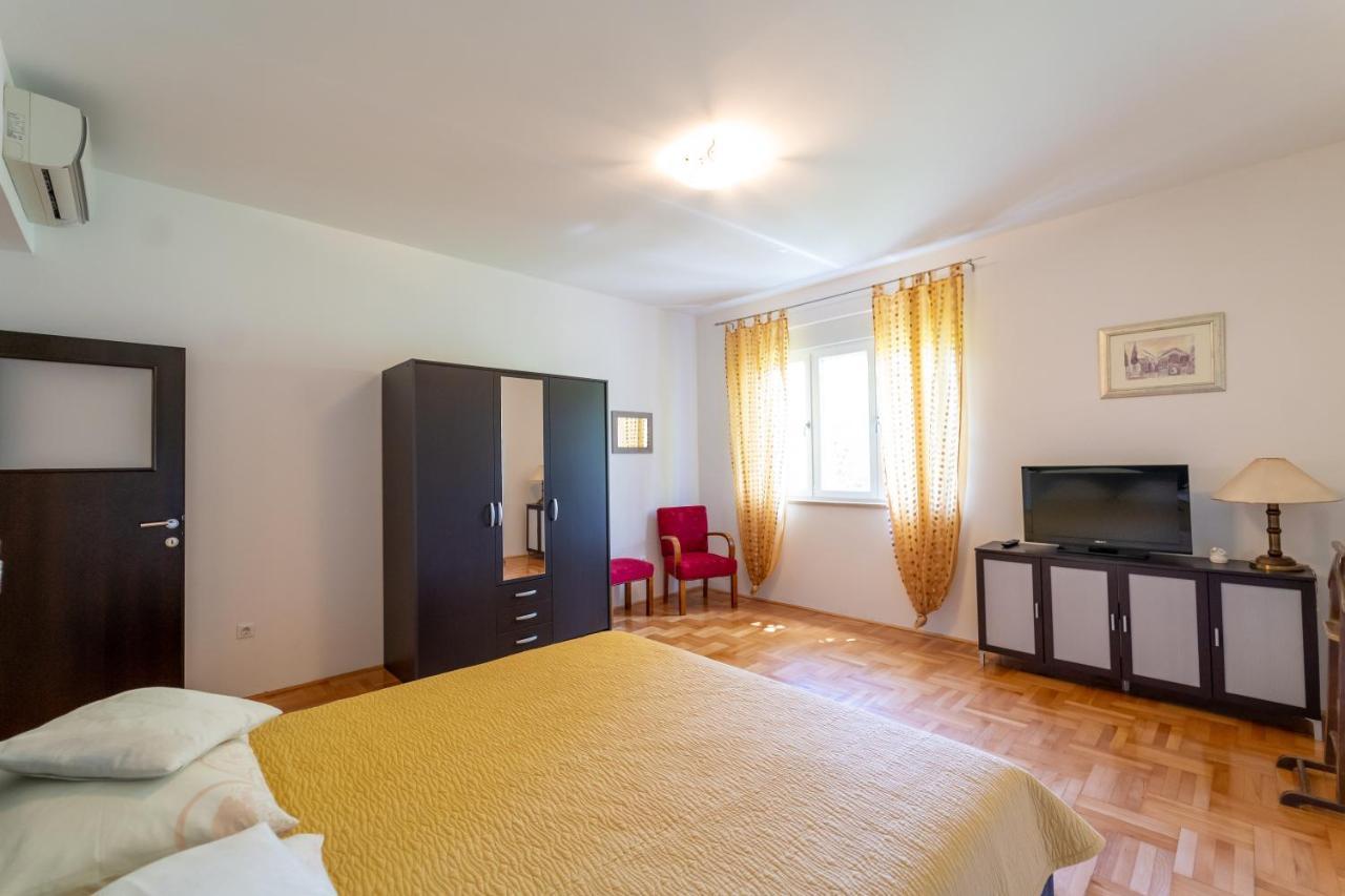 Apartments Naja Split Exterior photo
