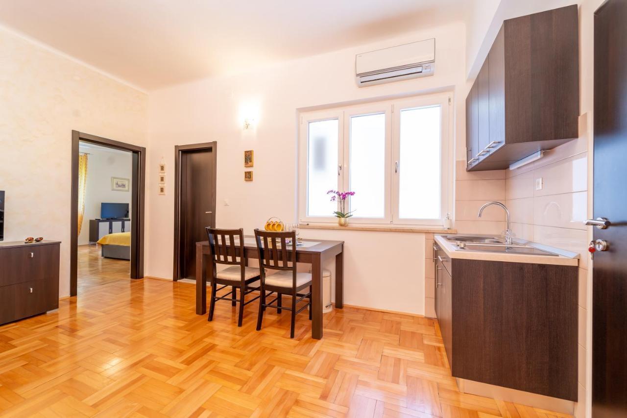 Apartments Naja Split Exterior photo