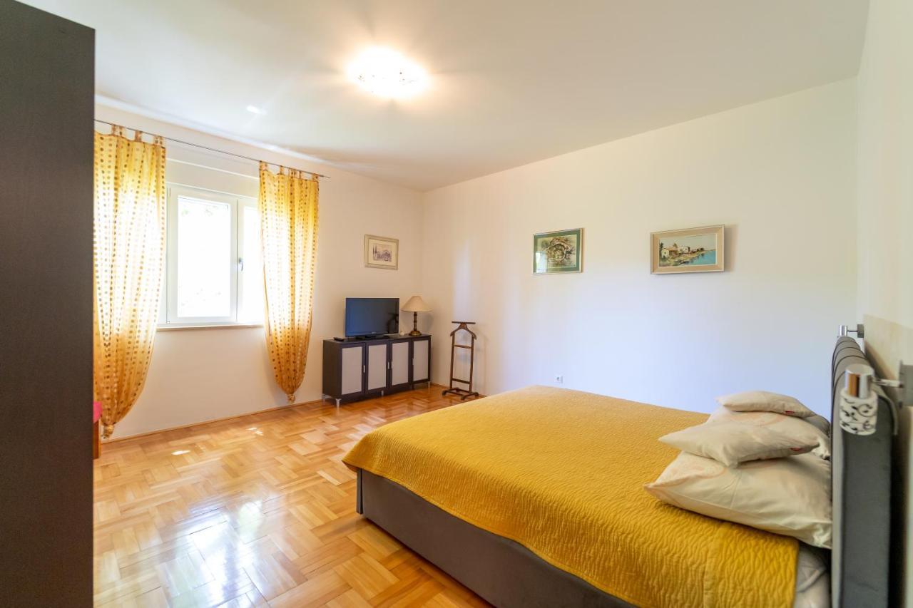 Apartments Naja Split Exterior photo