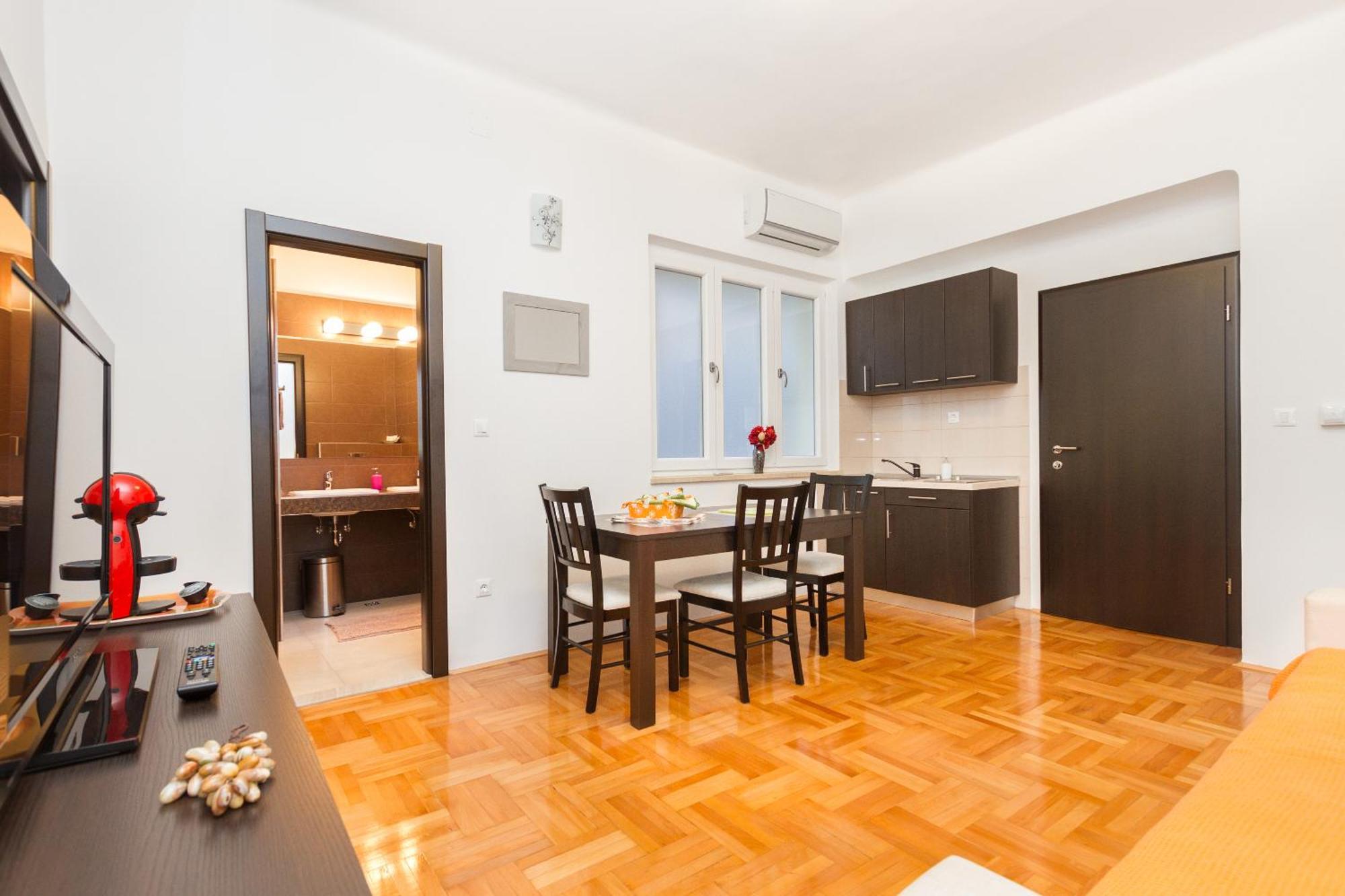 Apartments Naja Split Exterior photo